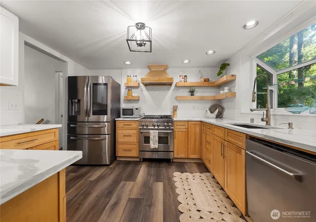 Photo 3 of Single family home for sale at 3331 SE Summer Pl, Port Orchard, WA 98366 | MLS# NWM2563193 | Listing updated on 2026-09-29