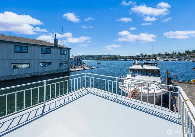 Photo 4 of Condo for sale at 10 E Allison St, Seattle, WA 98102 | MLS# NWM2563195 | Listing updated on 2026-09-23