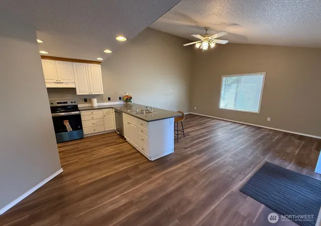 Photo 4 of Single family home for sale at 7611 NE 88th Avenue, Vancouver, WA 98662 | MLS# NWM2563218 | Listing updated on 2026-09-23