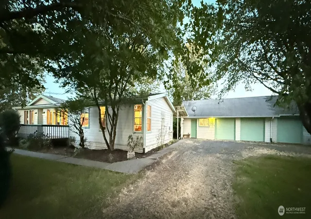 Manufactured home for sale at 179 Bay Rd, Winlock, WA 98596 | MLS# NWM2563241