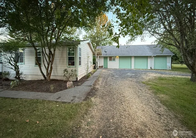 Photo 2 of Contingent at 179 Bay Rd, Winlock, WA 98596 | MLS# NWM2563241 | Listing updated on 2026-10-01