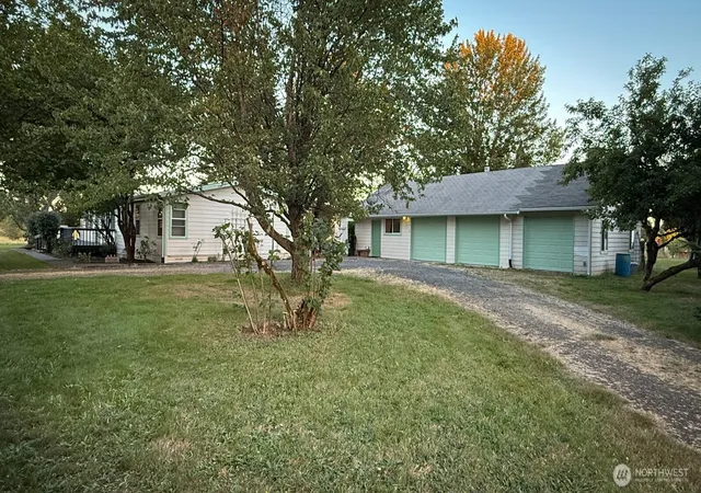 Photo 3 of Manufactured home for sale at 179 Bay Rd, Winlock, WA 98596 | MLS# NWM2563241 | Listing updated on 2026-10-01