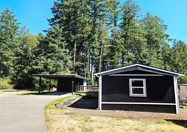 Photo 4 of Manufactured home for sale at 9111 66th Avenue NW #108, Gig Harbor, WA 98332 | MLS# NWM2563266 | Listing updated on 2026-09-23