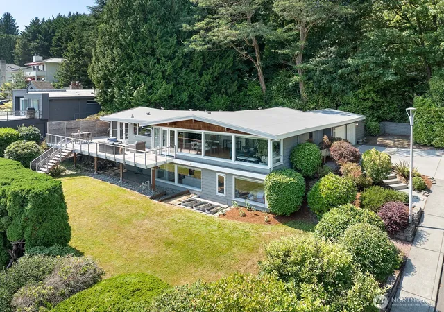 Photo 3 of Sale Pending at 4007 NE 161st Street, Lake Forest Park, WA 98155 | MLS# NWM2563276 | Listing updated on 2026-09-25