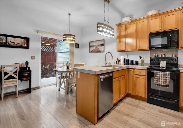 Photo 3 of Single family home for sale at 3604 Ne 42nd Street, Vancouver, WA 98661 | MLS# NWM2563281 | Listing updated on 2026-09-23