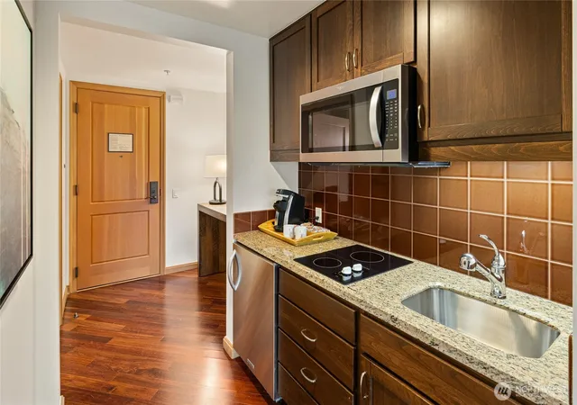 Photo 3 of Condo for sale at 3600 Suncadia Trl #4020, Cle Elum, WA 98922 | MLS# NWM2563288 | Listing updated on 2026-09-23