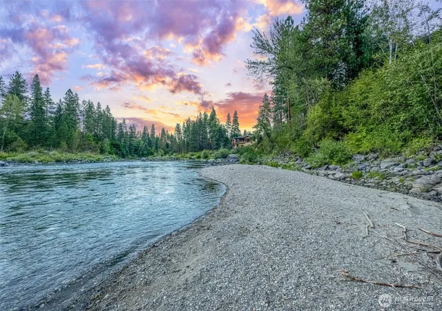 Photo 4 of Single family home for sale at 9690 E Leavenworth Rd, Leavenworth, WA 98826 | MLS# NWM2563301 | Listing updated on 2026-09-23