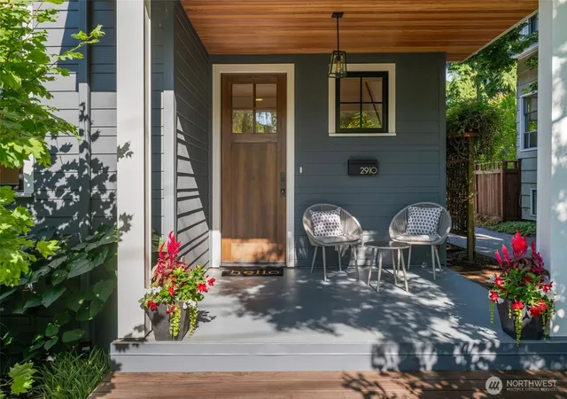 Photo 2 of Single family home for sale at 2910 9th Avenue W, Seattle, WA 98119 | MLS# NWM2563320 | Listing updated on 2026-10-02