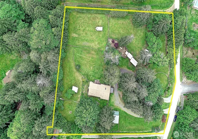 Photo 2 of Manufactured home for sale at 472 Iris Ln, Camano Island, WA 98282 | MLS# NWM2563323 | Listing updated on 2026-09-29