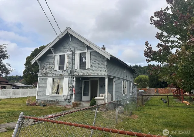 Photo 2 of Multi family home for sale at 2739 Pacific Ave, Hoquiam, WA 98550 | MLS# NWM2563346 | Listing updated on 2026-09-23