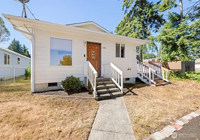 Photo 3 of Single family home for sale at 1206 W 15th Street, Port Angeles, WA 98363 | MLS# NWM2563352 | Listing updated on 2026-09-23