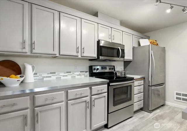 Photo 3 of Condo for sale at 22527 SE 38th Terrace #1424, Issaquah, WA 98029 | MLS# NWM2563370 | Listing updated on 2026-10-02