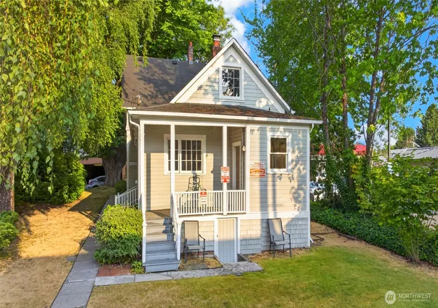Photo 2 of Single family home for sale at 115 3rd Avenue N, Edmonds, WA 98020 | MLS# NWM2563374 | Listing updated on 2026-10-02