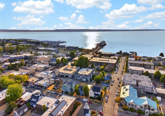 Photo 4 of Single family home for sale at 115 3rd Avenue N, Edmonds, WA 98020 | MLS# NWM2563374 | Listing updated on 2026-10-02