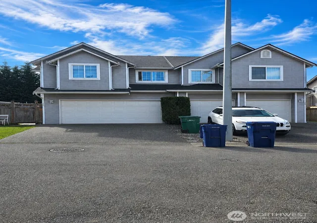 Photo 2 of Townhouse for sale at 22 95th Drive Se, Lake Stevens, WA 98258 | MLS# NWM2563377 | Listing updated on 2026-09-23