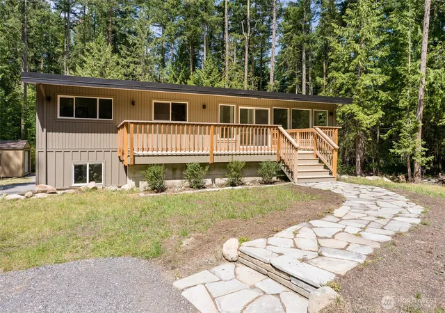 Photo 3 of Single family home for sale at 610 Pavey Blvd, Lopez Island, WA 98261 | MLS# NWM2563442 | Listing updated on 2026-09-23