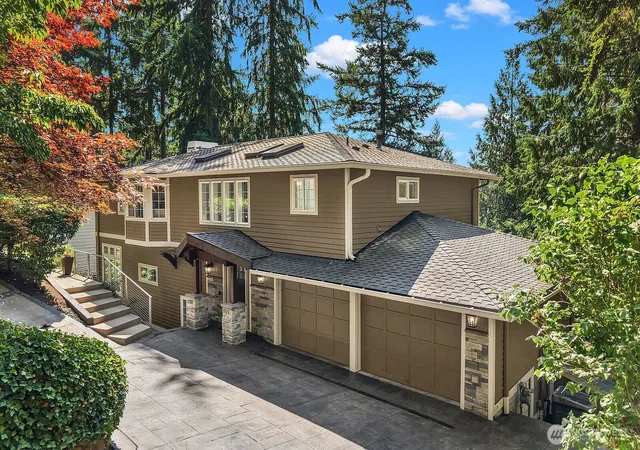 Photo 2 of Single family home for sale at 949 207th Avenue Ne, Sammamish, WA 98074 | MLS# NWM2563453 | Listing updated on 2026-10-02