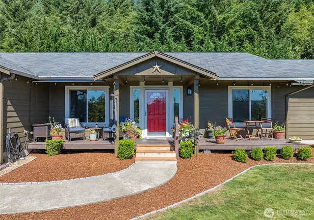 Photo 2 of Single family home for sale at 526 Haywire Rd, Winlock, WA 98596 | MLS# NWM2563456 | Listing updated on 2026-09-23