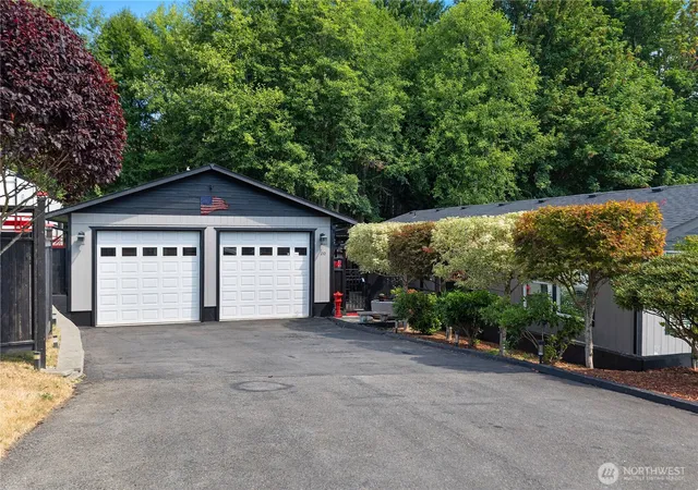 Photo 3 of Manufactured home for sale at 210 W Freedom Ln, Shelton, WA 98584 | MLS# NWM2563475 | Listing updated on 2026-09-30