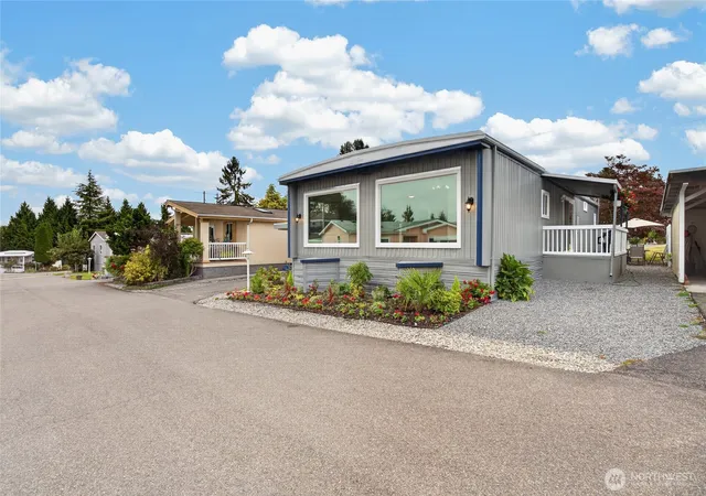 Photo 2 of Manufactured home for sale at 21429 44th Avenue W #24, Mountlake Terrace, WA 98043 | MLS# NWM2563515 | Listing updated on 2026-10-01