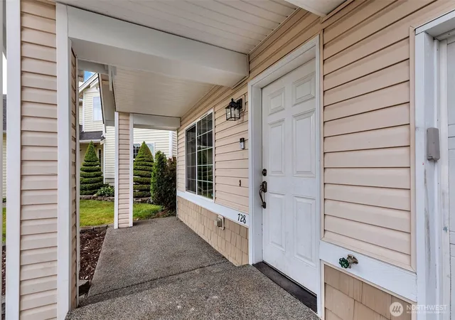 Photo 2 of Single family home for sale at 728 95th Court Se, Everett, WA 98208 | MLS# NWM2563534 | Listing updated on 2026-09-23