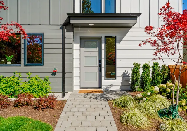 Photo 3 of Single family home for sale at 6026 41st Avenue Ne, Seattle, WA 98115 | MLS# NWM2563545 | Listing updated on 2026-09-30