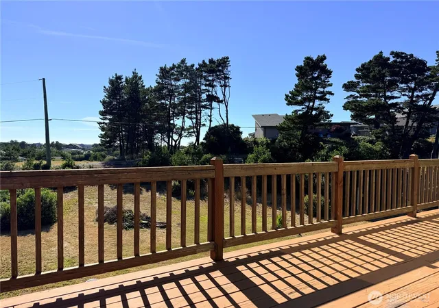 Photo 4 of Single family home for sale at 30709 K Pl, Ocean Park, WA 98640 | MLS# NWM2563552 | Listing updated on 2026-09-23