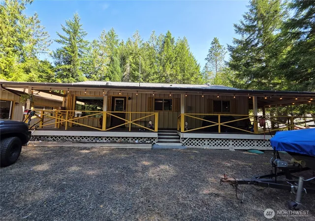 Photo 2 of Single family home for sale at 400 Seamount Dr, Brinnon, WA 98320 | MLS# NWM2563575 | Listing updated on 2026-09-26