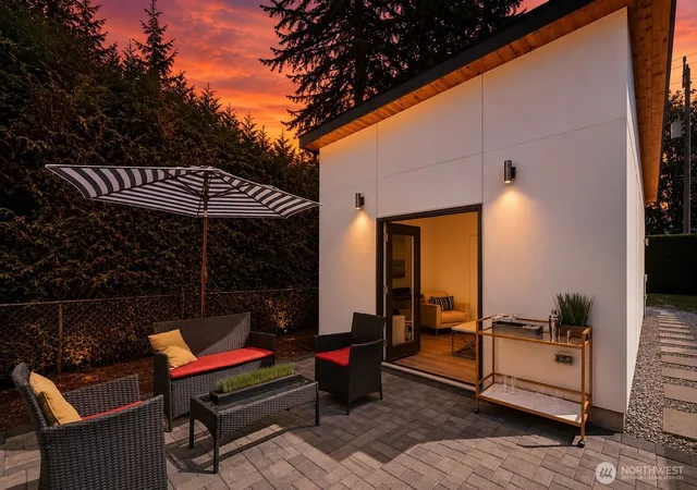 Photo 3 of Townhouse for sale at 404 N 127th Street, Seattle, WA 98133 | MLS# NWM2563576 | Listing updated on 2026-10-01