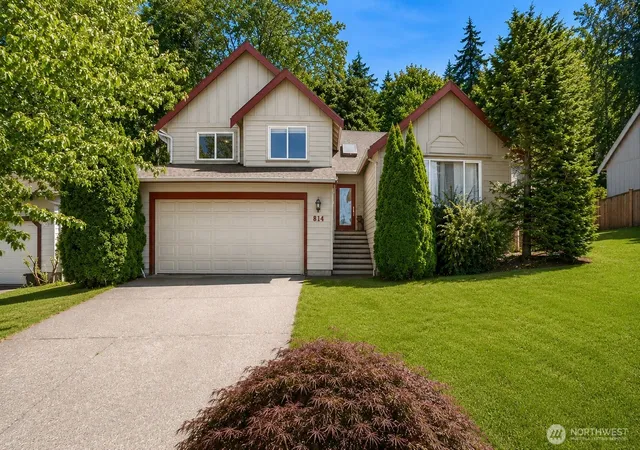 Photo 3 of Single family home for sale at 814 Nevada St, Bellingham, WA 98229 | MLS# NWM2563587 | Listing updated on 2026-09-24