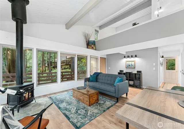 Photo 4 of Townhouse for sale at 201 E Cutty Sark Dr, Shelton, WA 98584 | MLS# NWM2563629 | Listing updated on 2026-09-23