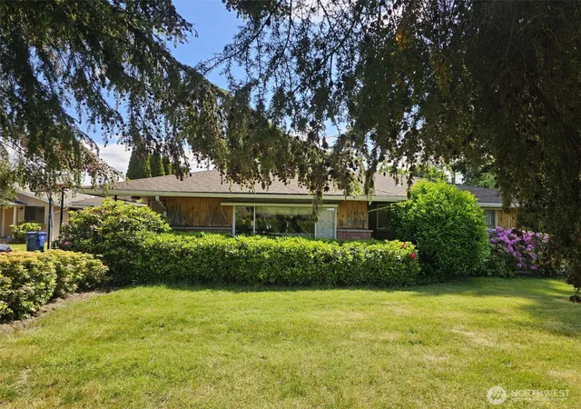 Photo 3 of Single family home for sale at 6933 51st Avenue Ne, Marysville, WA 98270 | MLS# NWM2563640 | Listing updated on 2026-09-23