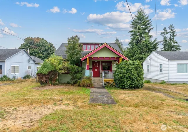 Photo 1 of Single family home for sale at 853 Fowler St, Raymond, WA 98577 | MLS# NWM2563645 | Listing updated on 2026-09-29