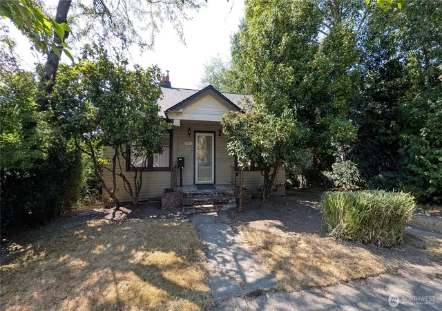 Photo 1 of Single family home for sale at 7011 14th Avenue Ne, Seattle, WA 98115 | MLS# NWM2563651 | Listing updated on 2026-09-24