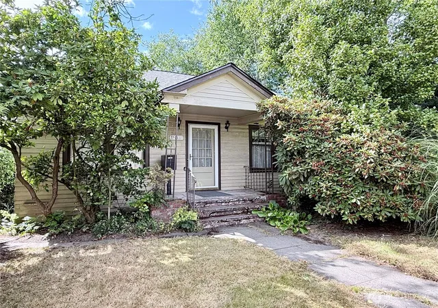 Photo 2 of Single family home for sale at 7011 14th Avenue Ne, Seattle, WA 98115 | MLS# NWM2563651 | Listing updated on 2026-09-24