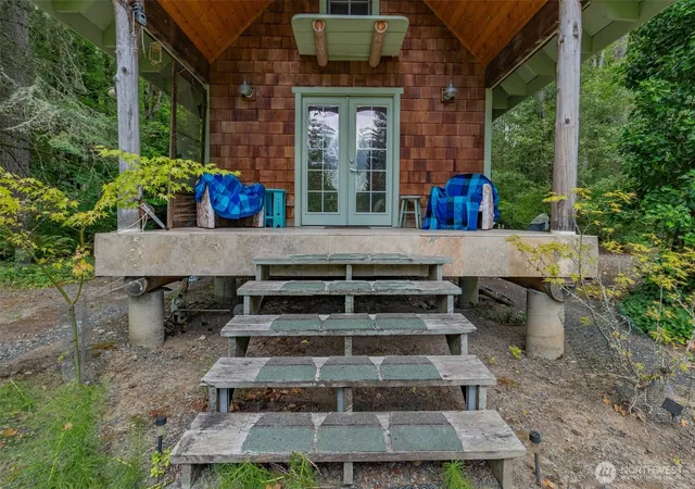 Photo 4 of Single family home for sale at 14231 SE Beaver Dr, Rainier, WA 98576 | MLS# NWM2563658 | Listing updated on 2026-09-23