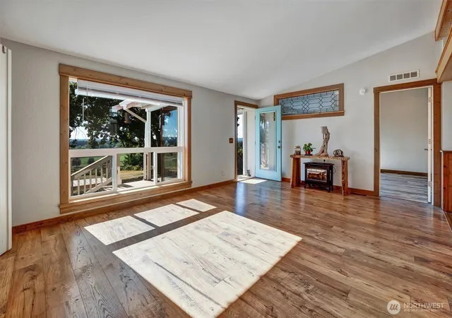 Photo 3 of Manufactured home for sale at 520 75th Avenue Se, Lake Stevens, WA 98258 | MLS# NWM2563664 | Listing updated on 2026-09-30