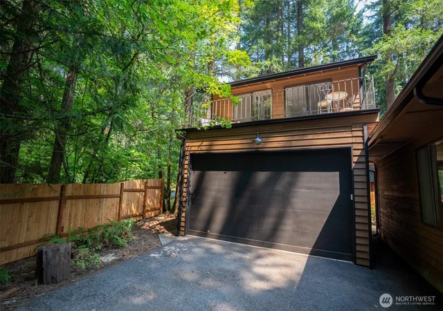 Photo 3 of Sale Pending at 140 N Dow Crk Dr, Hoodsport, WA 98548 | MLS# NWM2563673 | Listing updated on 2026-09-25