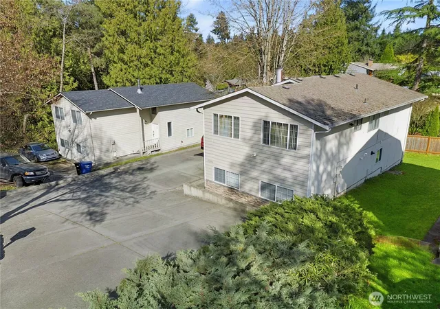 Photo 1 of Single family home for sale at 10606 Roosevelt Way Ne, Seattle, WA 98125 | MLS# NWM2563689 | Listing updated on 2026-09-23