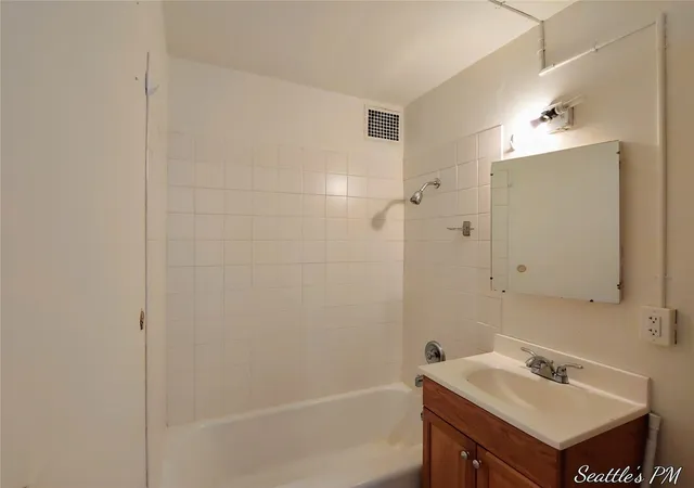 Photo 4 of Multi family home for sale at 6537 Oswego Pl NE, Seattle, WA 98115 | MLS# NWM2563692 | Listing updated on 2026-09-23
