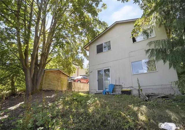 Photo 3 of Single family home for sale at 10616 Roosevelt Way NE, Seattle, WA 98125 | MLS# NWM2563703 | Listing updated on 2026-09-23