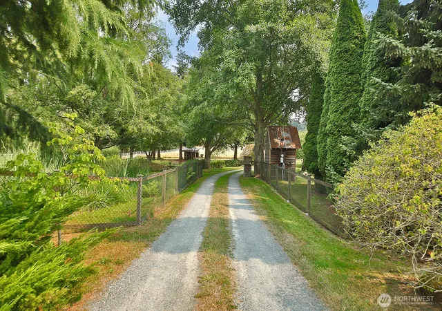Photo 2 of Sale Pending at 5537 Bayview Rd, Langley, WA 98260 | MLS# NWM2563731 | Listing updated on 2026-09-25