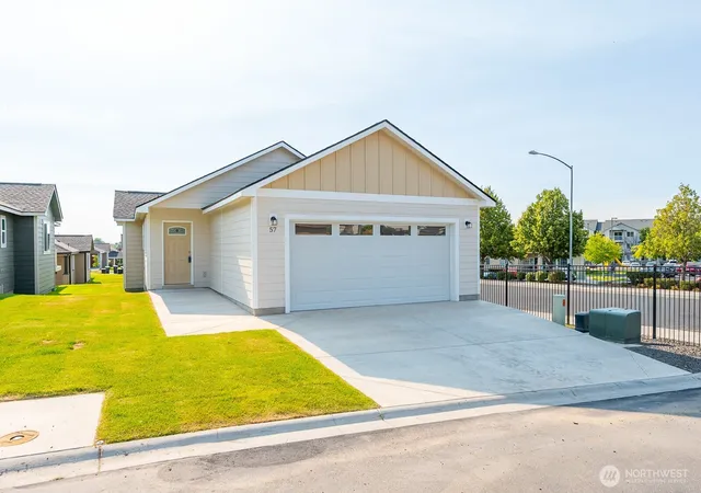 Photo 3 of Single family home for sale at 123 E 9th Avenue #58, Moses Lake, WA 98837 | MLS# NWM2563736 | Listing updated on 2026-09-23