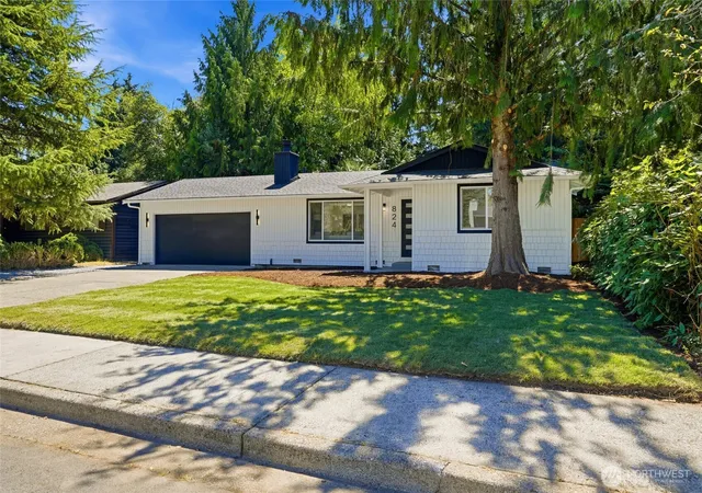 Photo 3 of Single family home for sale at 824 116th Street Sw, Everett, WA 98204 | MLS# NWM2563768 | Listing updated on 2026-09-23