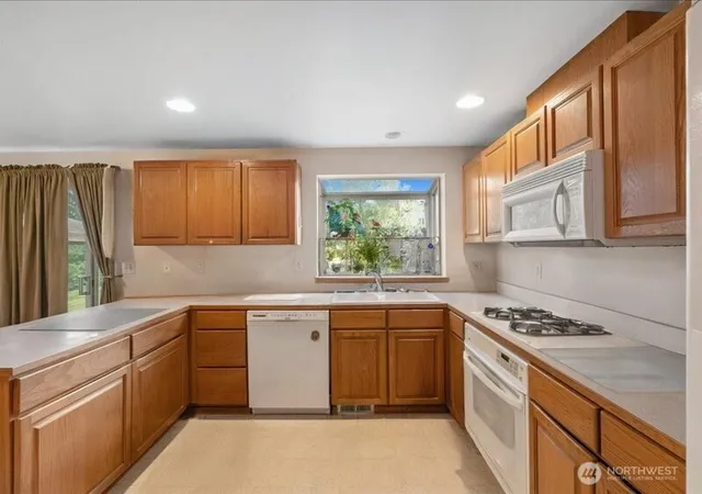 Photo 4 of Sale Pending at 1601 131st Drive NE, Lake Stevens, WA 98258 | MLS# NWM2563772 | Listing updated on 2026-09-24