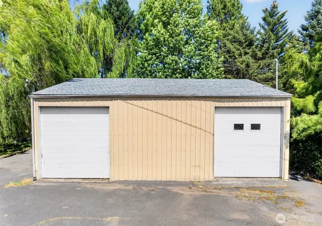 Photo 3 of Sale Pending at 111 E Birnie Slough Rd, Cathlamet, WA 98612 | MLS# NWM2563781 | Listing updated on 2026-08-17