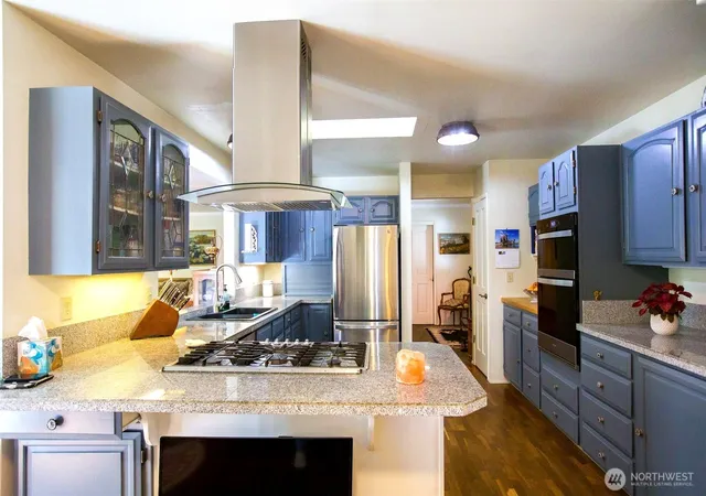 Photo 2 of Single family home for sale at 142 Vista Way, Friday Harbor, WA 98250 | MLS# NWM2563805 | Listing updated on 2026-09-23
