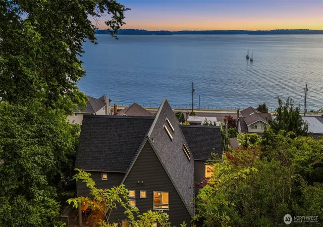 Photo 3 of Single family home for sale at 4622 57th Avenue SW, Seattle, WA 98116 | MLS# NWM2563833 | Listing updated on 2026-09-25