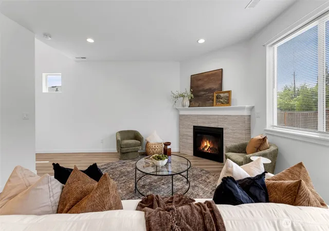 Photo 4 of Single family home for sale at 1806 NE 11th Avenue, Battle Ground, WA 98604 | MLS# NWM2563836 | Listing updated on 2026-09-30