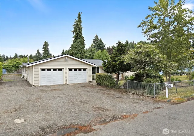 Photo 3 of Sale Pending at 12607 136th Street E, Puyallup, WA 98374 | MLS# NWM2563847 | Listing updated on 2026-09-25